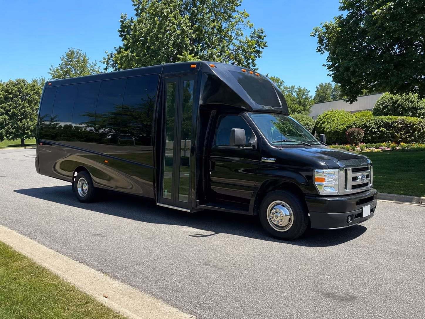 bachelorette bus rentals for worcester winery and vineyard tours