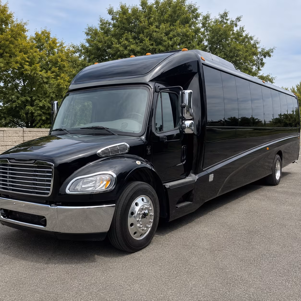 worcester 18 passenger minibus