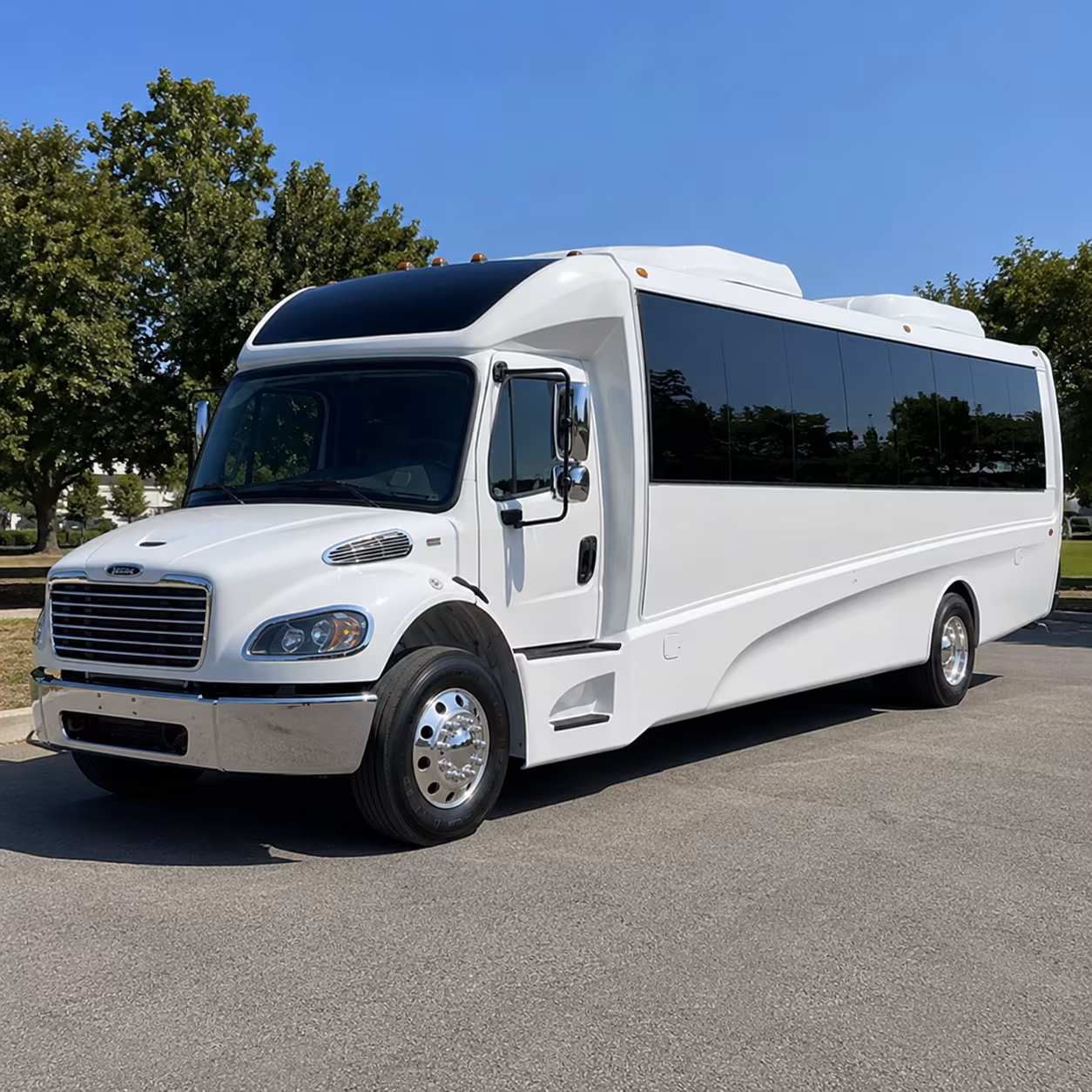 worcester 25 passenger minibus