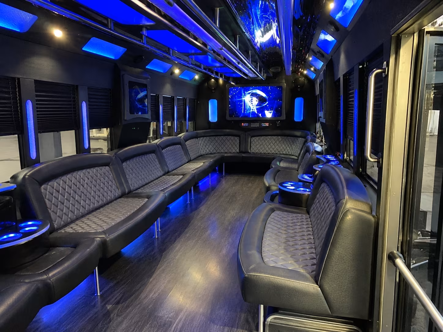 worcester 28 passenger party bus interior